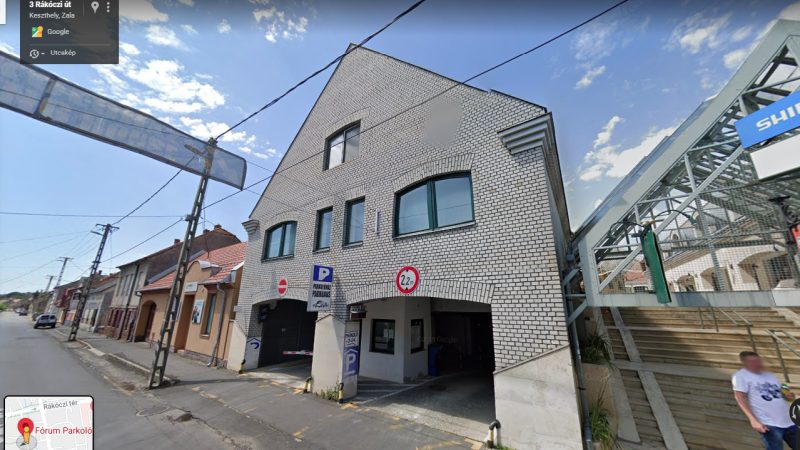 forum parkolohaz nyitvatartas